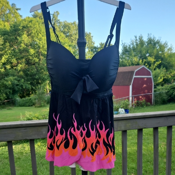 torrid Other - Torrid Size 5 Swim Top Black Flame Print Underwire D/DD Plus Size Bathing Suit